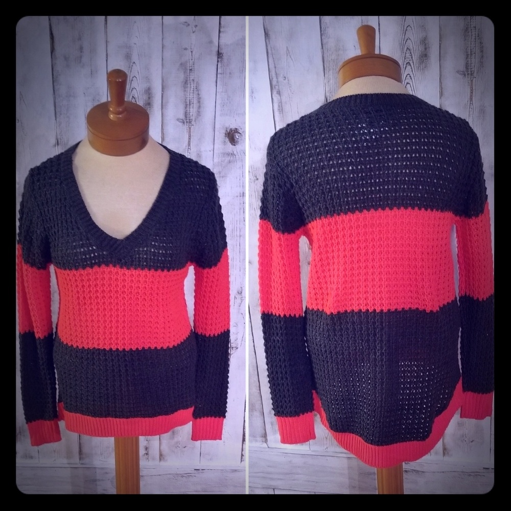 Rue21 Gray & Neon Pinkish/Orange Sweater